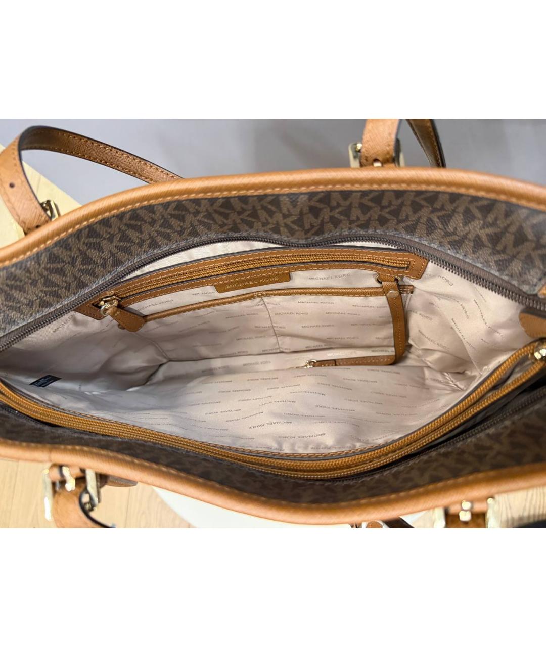 MICHAEL KORS Коричневая кожаная сумка тоут, фото 4