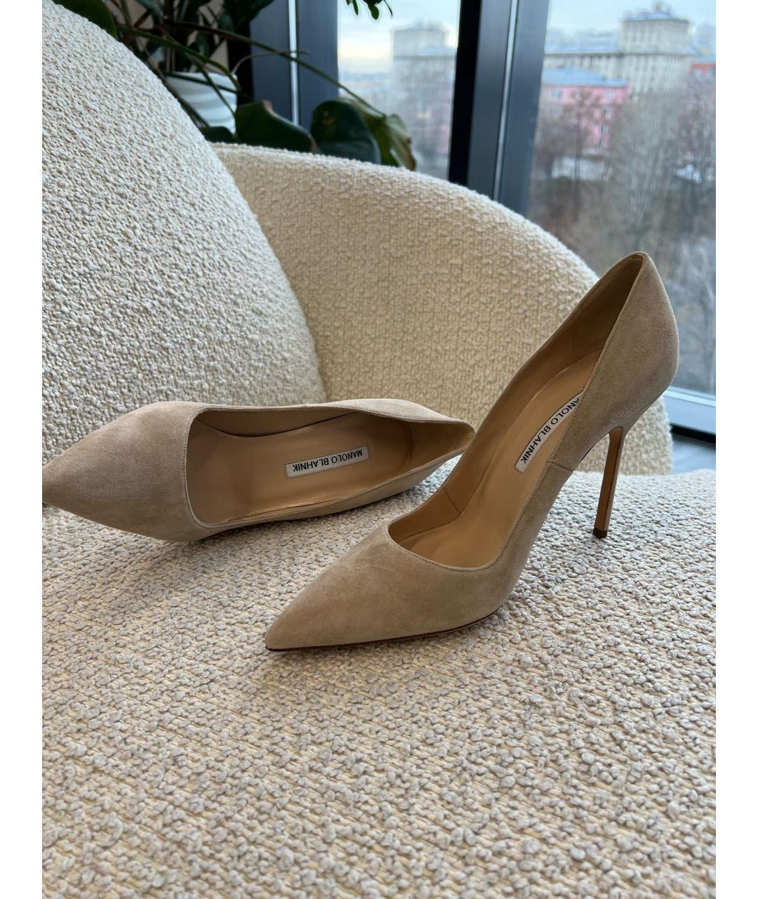 MANOLO BLAHNIK Бежевые замшевые туфли, фото 8