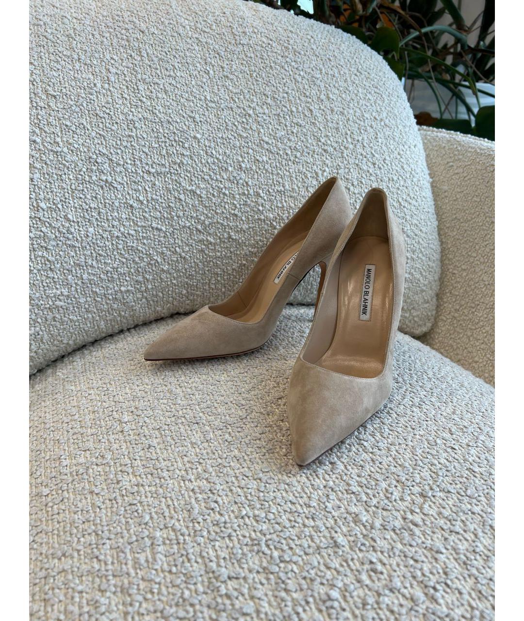 MANOLO BLAHNIK Бежевые замшевые туфли, фото 3