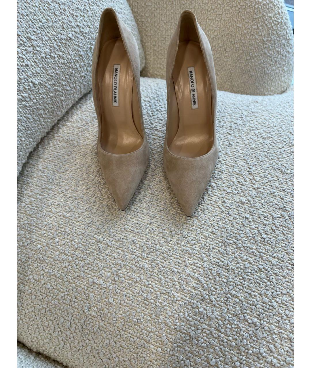 MANOLO BLAHNIK Бежевые замшевые туфли, фото 2