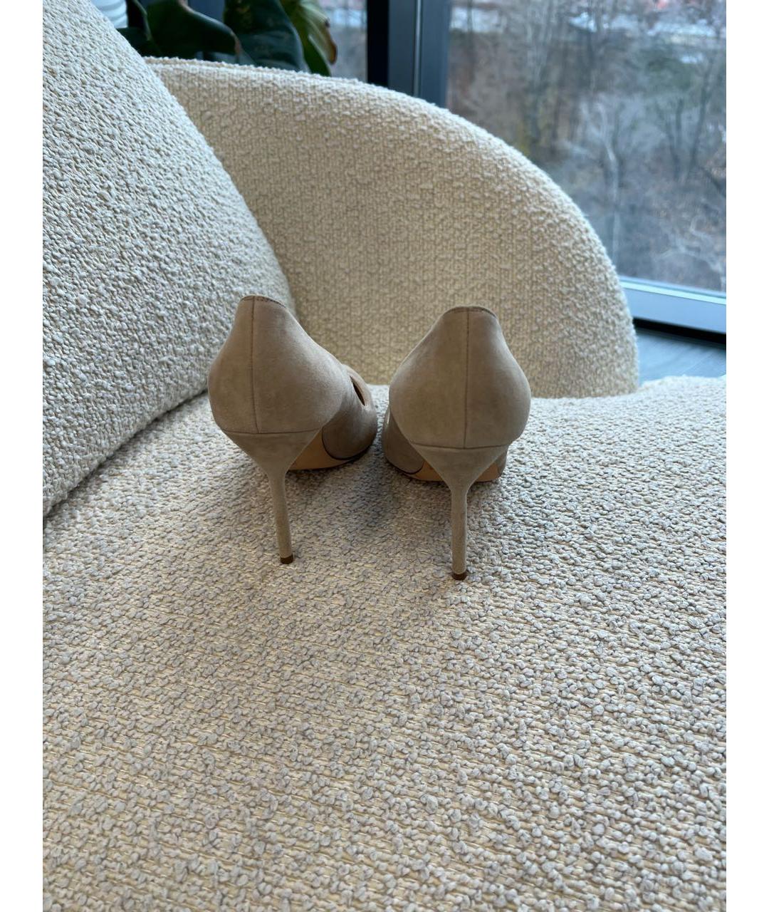 MANOLO BLAHNIK Бежевые замшевые туфли, фото 4