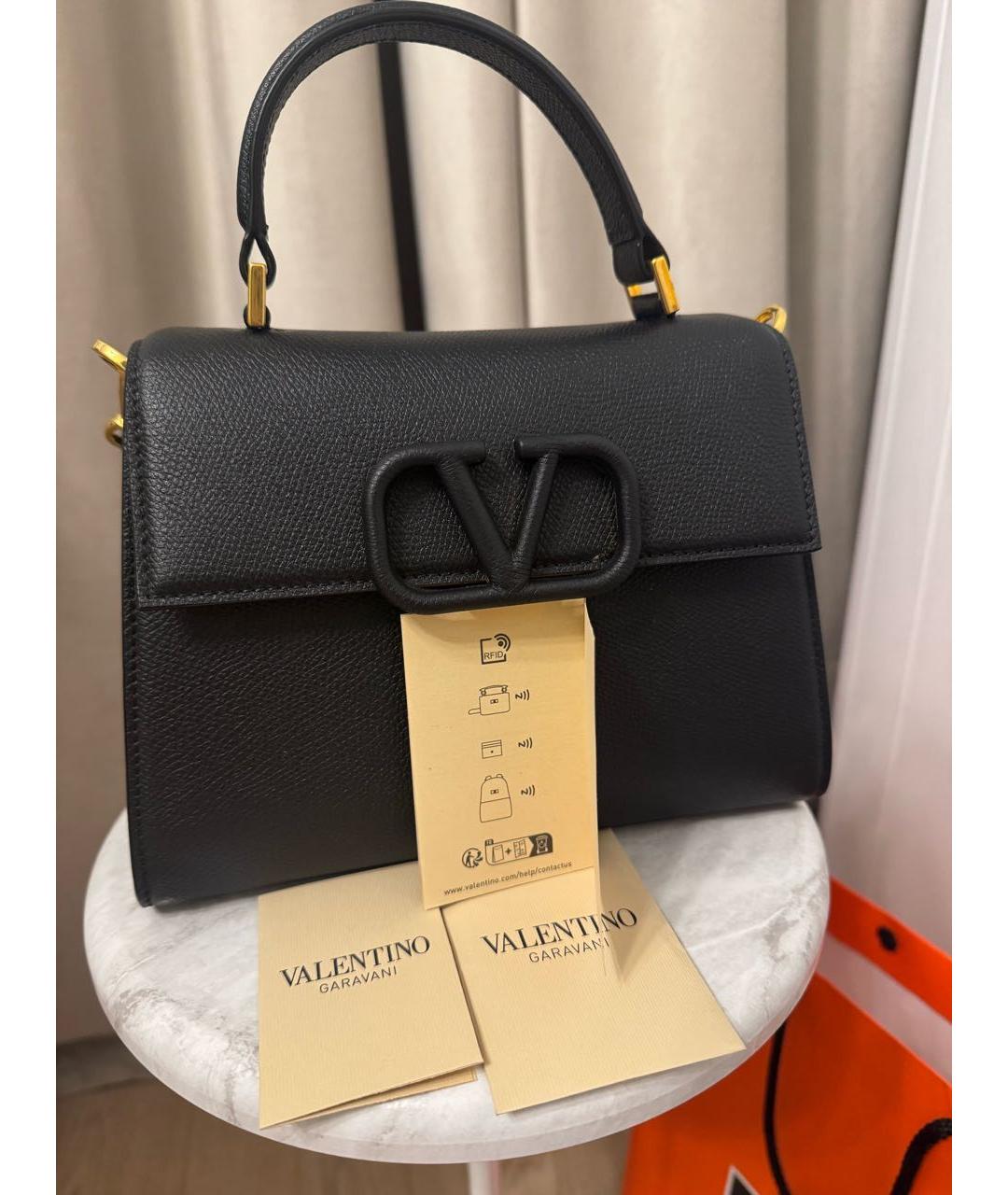 VALENTINO Черная кожаная сумка через плечо, фото 5