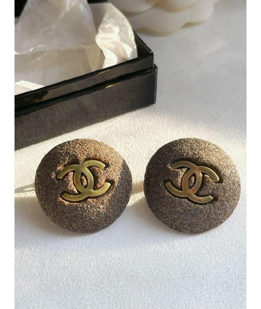 CHANEL Коричневые клипсы, фото 4