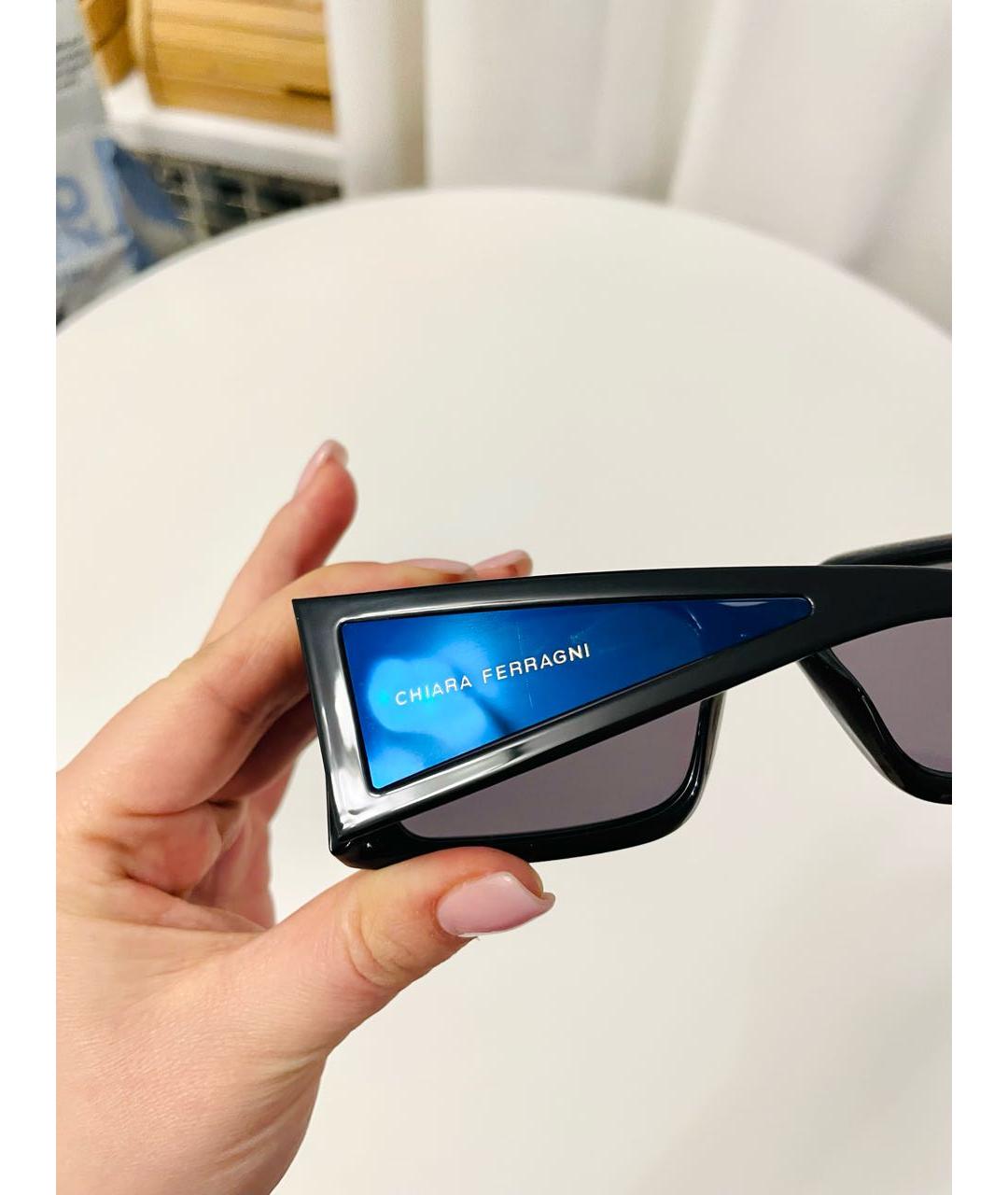 CHIARA FERRAGNI Синие пластиковые солнцезащитные очки, фото 4