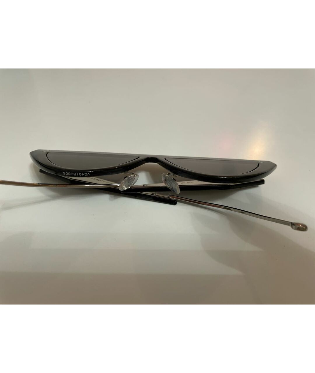 FENDI Черные пластиковые солнцезащитные очки, фото 4