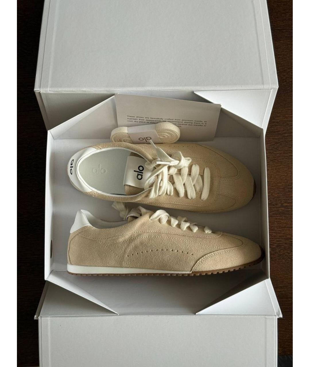 ALO YOGA Бежевые замшевые кроссовки, фото 2