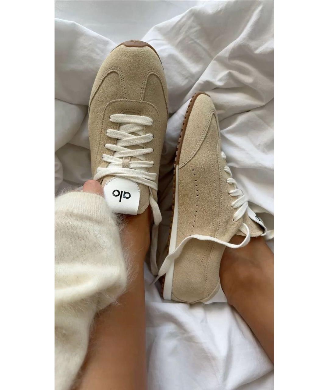 ALO YOGA Бежевые замшевые кроссовки, фото 3
