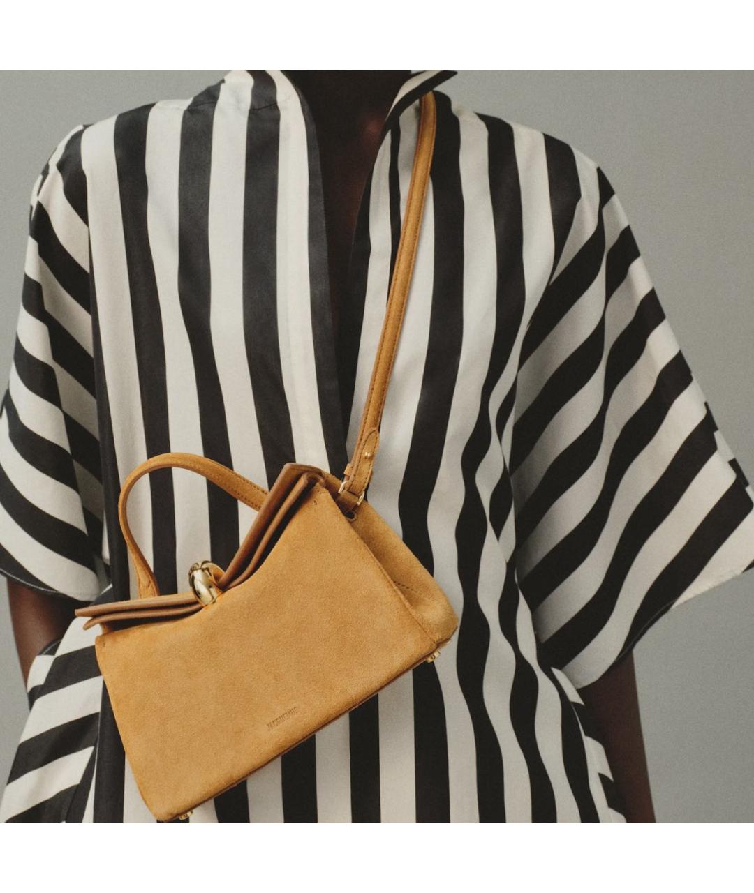 JACQUEMUS Бежевая замшевая сумка тоут, фото 4