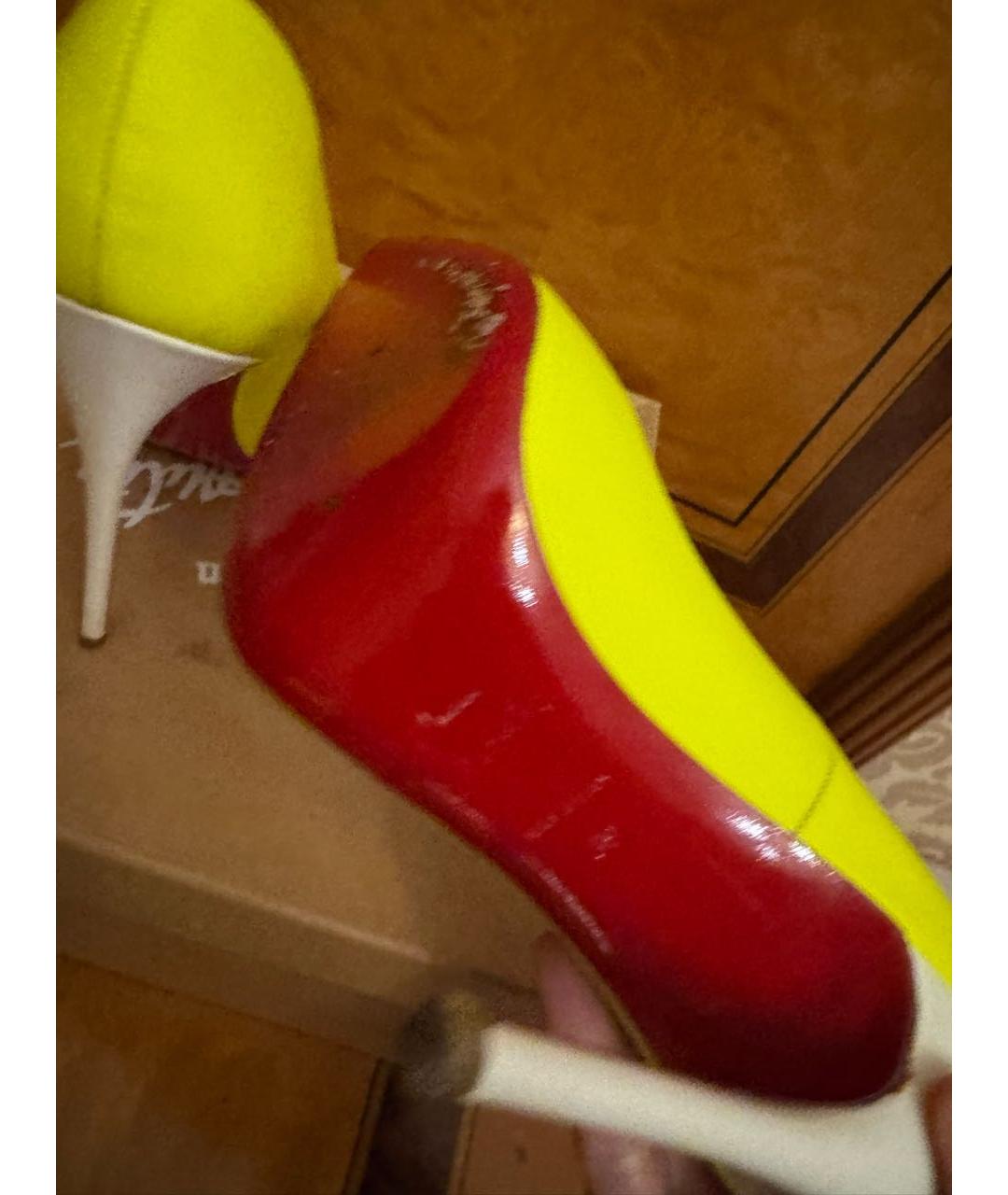CHRISTIAN LOUBOUTIN Желтые кожаные туфли, фото 4