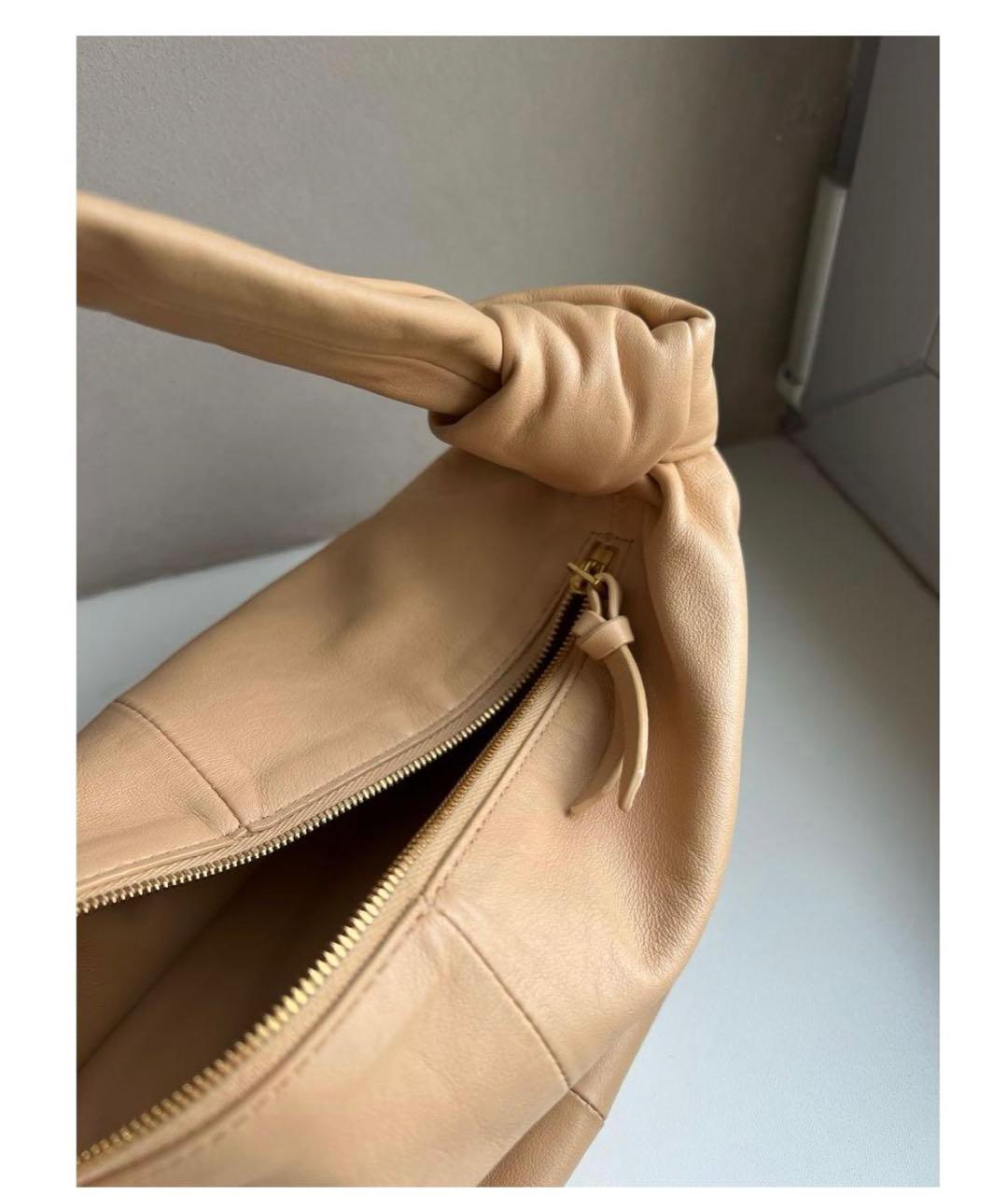BOTTEGA VENETA Бежевая кожаная сумка с короткими ручками, фото 4