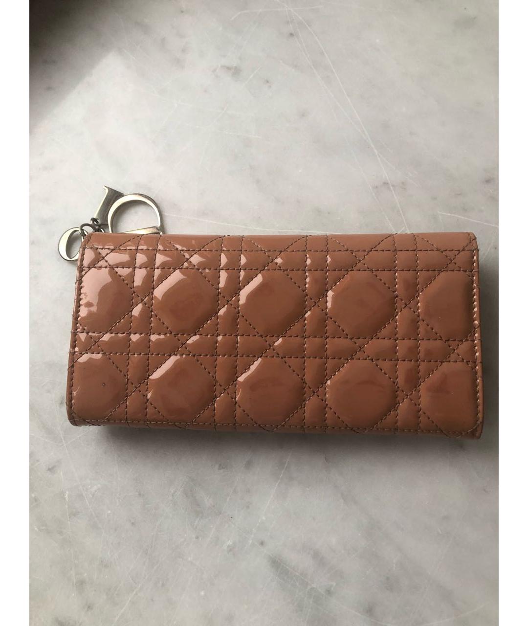 CHRISTIAN DIOR Розовый кошелек из лакированной кожи, фото 3