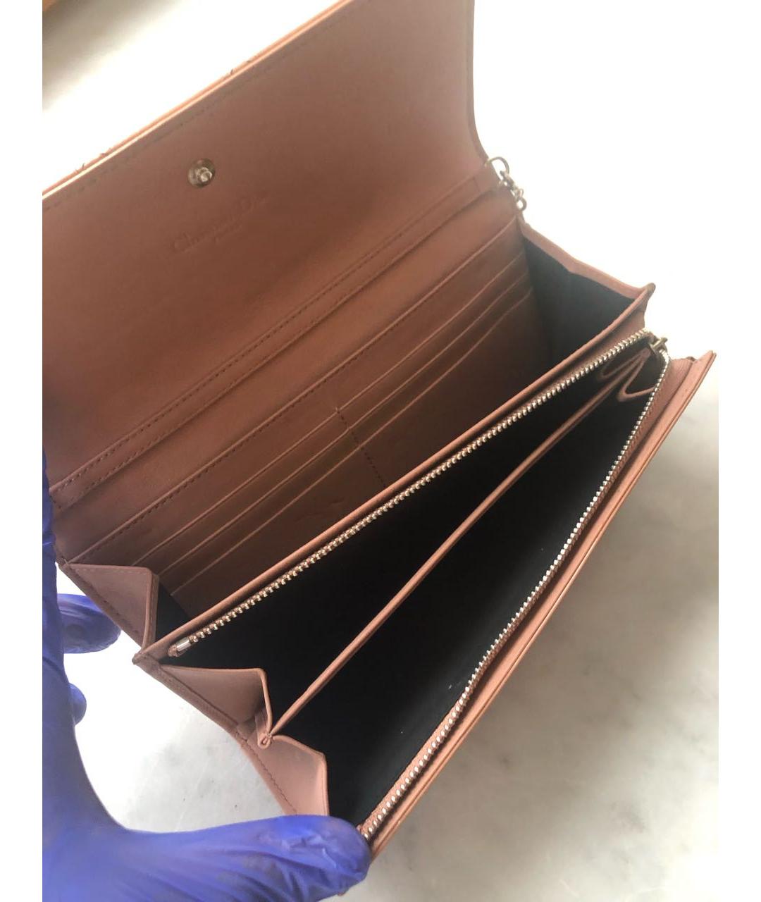 CHRISTIAN DIOR Розовый кошелек из лакированной кожи, фото 4