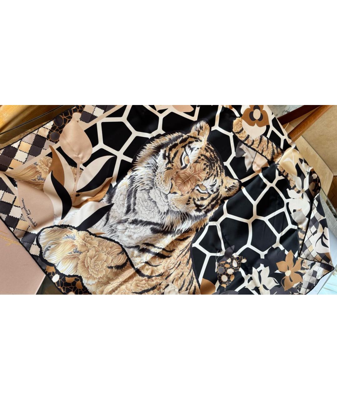 FERRAGAMO Коричневый шелковый платок, фото 2