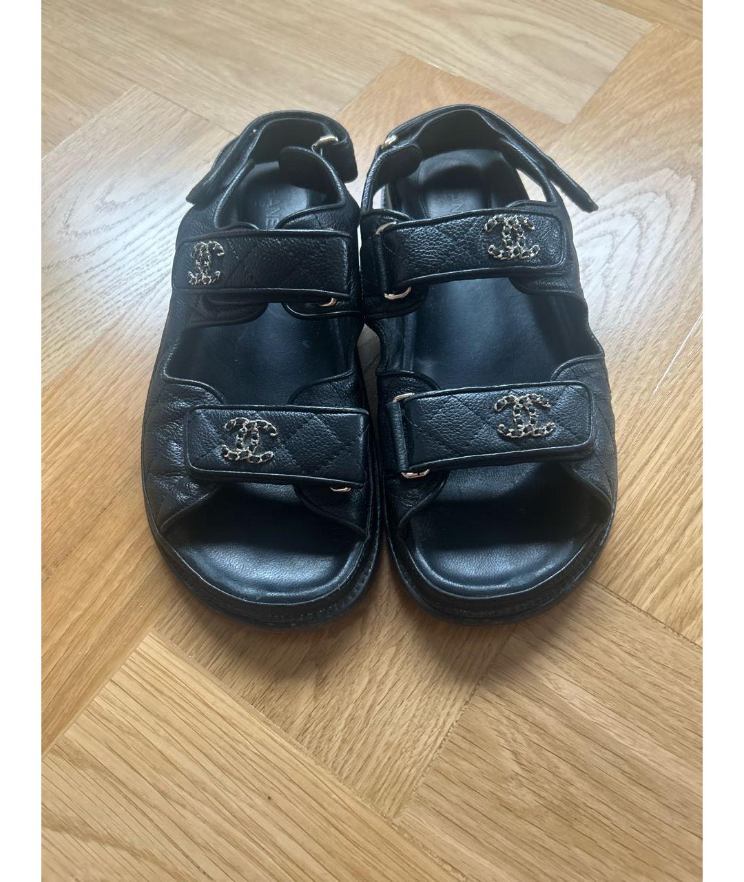 CHANEL Черные кожаные сандалии, фото 2