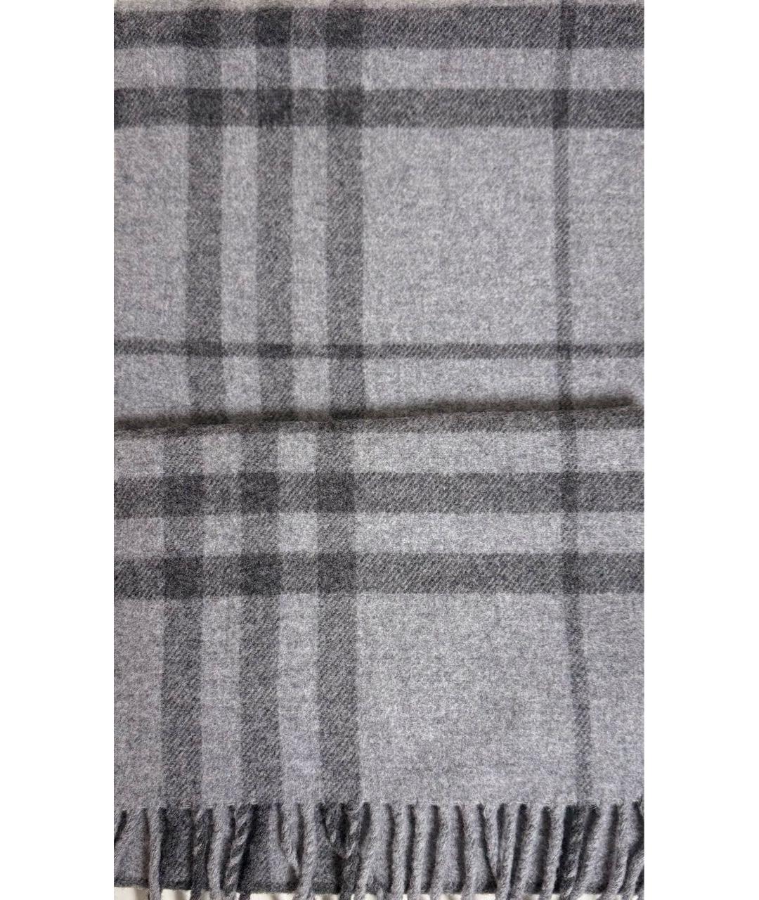 BURBERRY Серый шерстяной шарф, фото 1