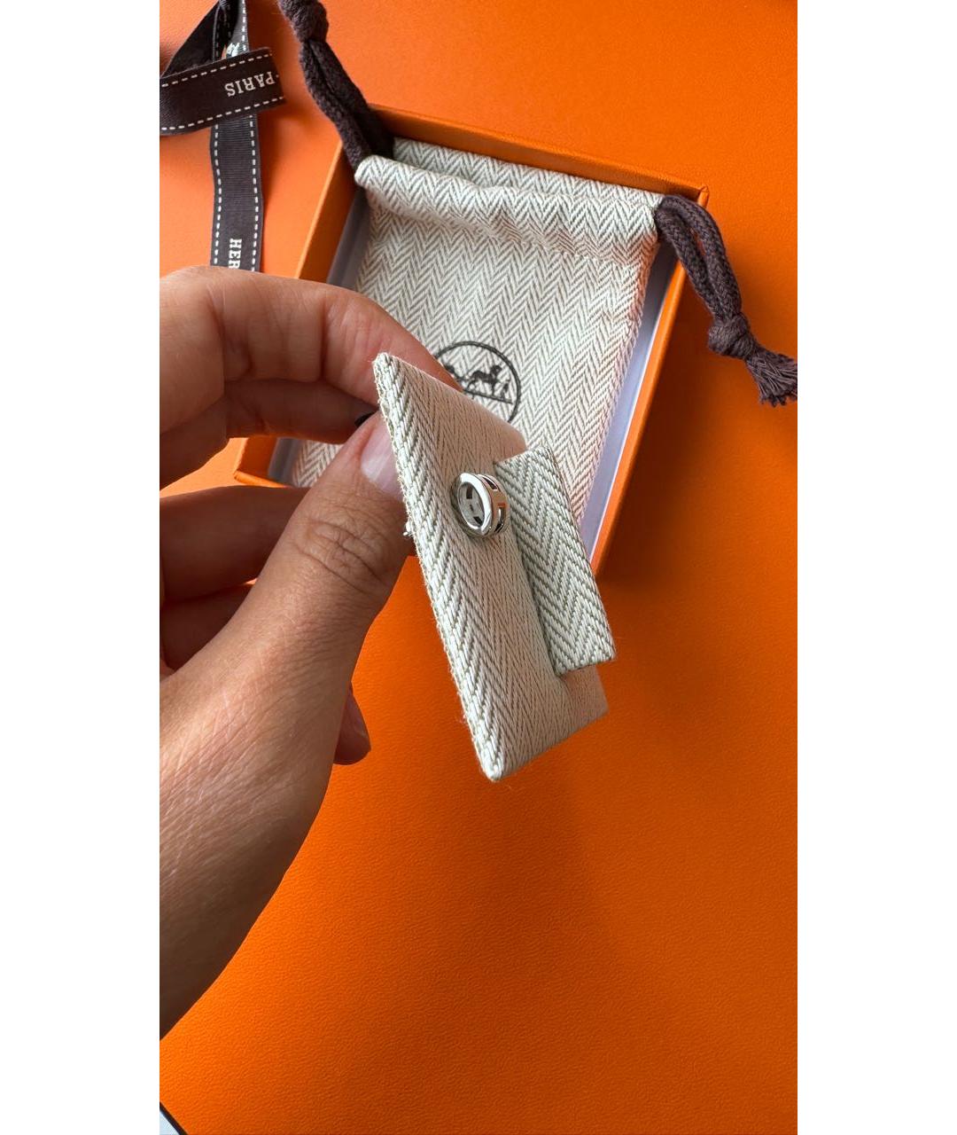 HERMES Белые металлические серьги, фото 4