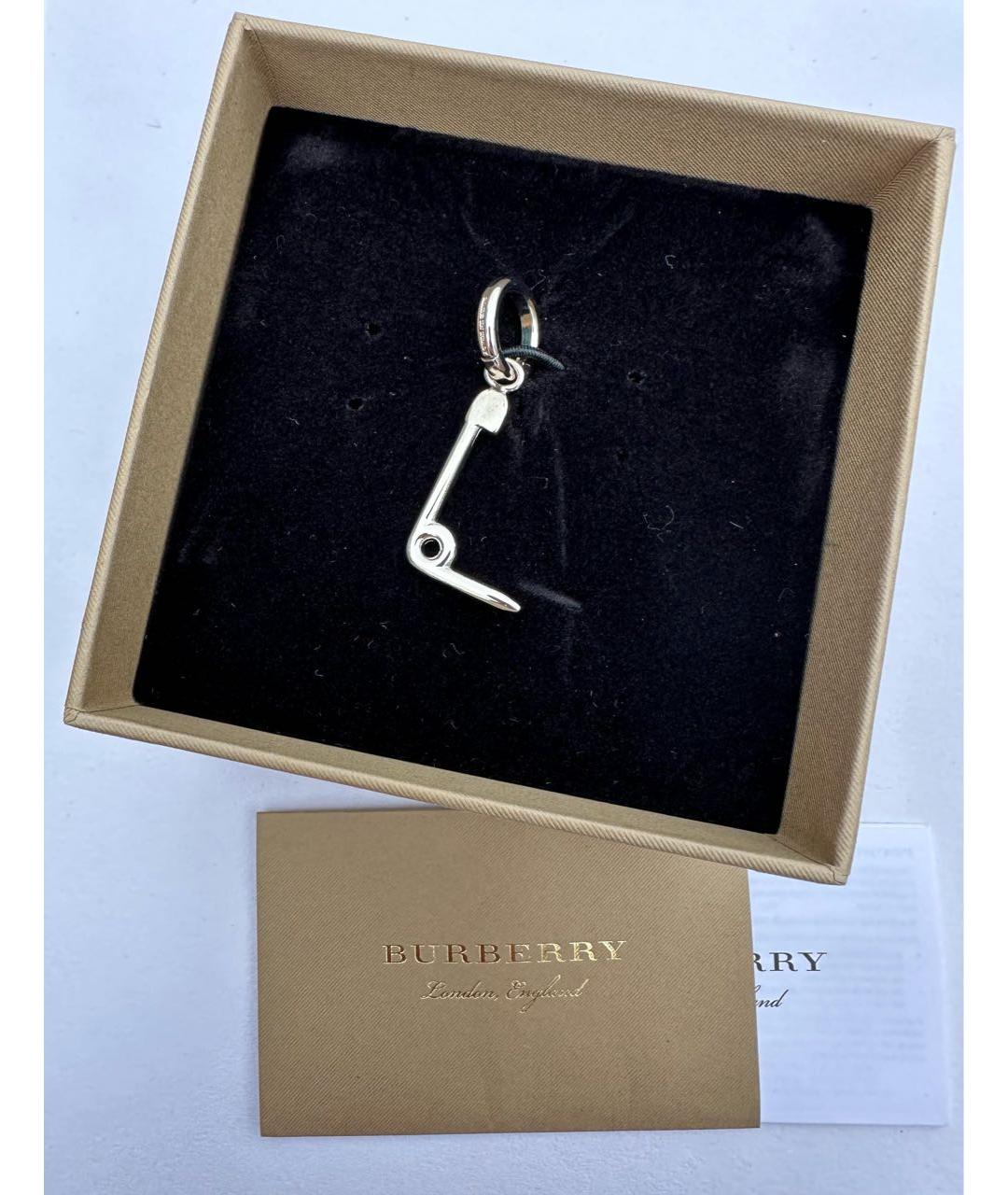 BURBERRY Серебрянный металлический кулон, фото 3