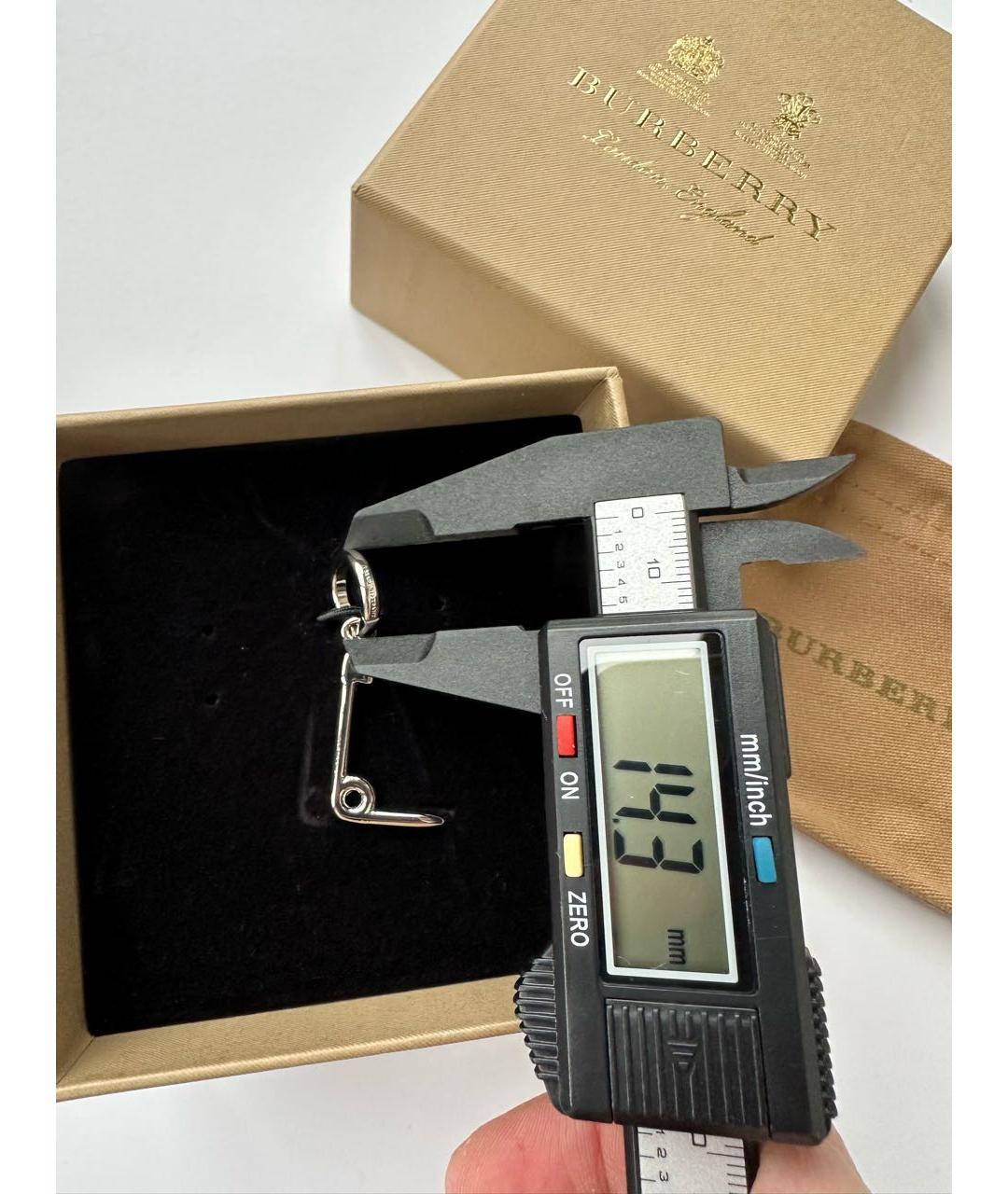 BURBERRY Серебрянный металлический кулон, фото 5