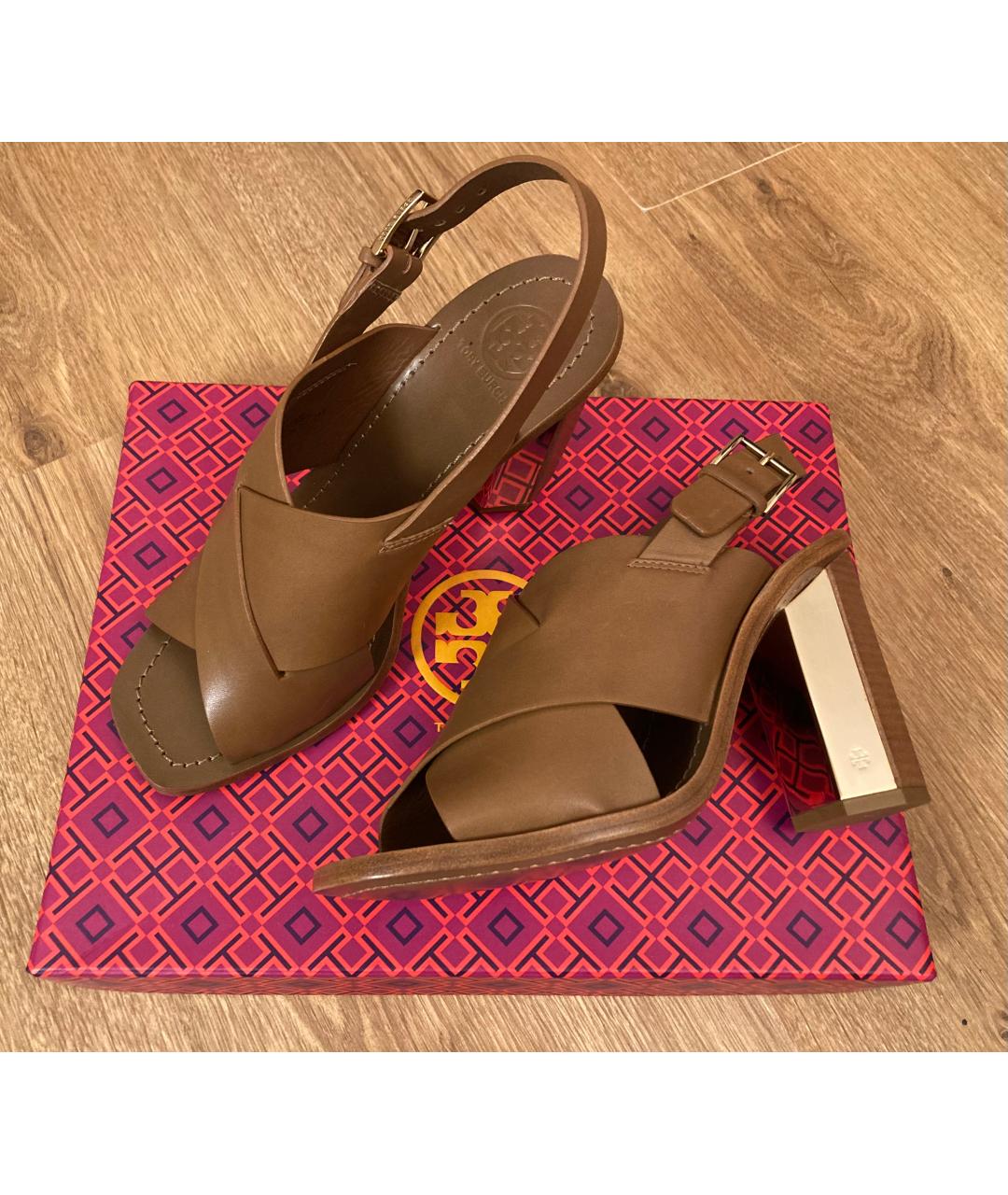 TORY BURCH Коричневые кожаные босоножки, фото 2