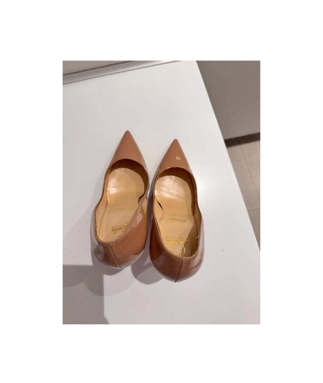 CHRISTIAN LOUBOUTIN Бежевые туфли из лакированной кожи, фото 3