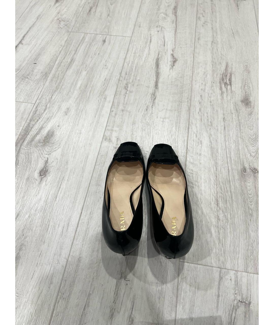 PRADA Черные туфли из лакированной кожи, фото 3