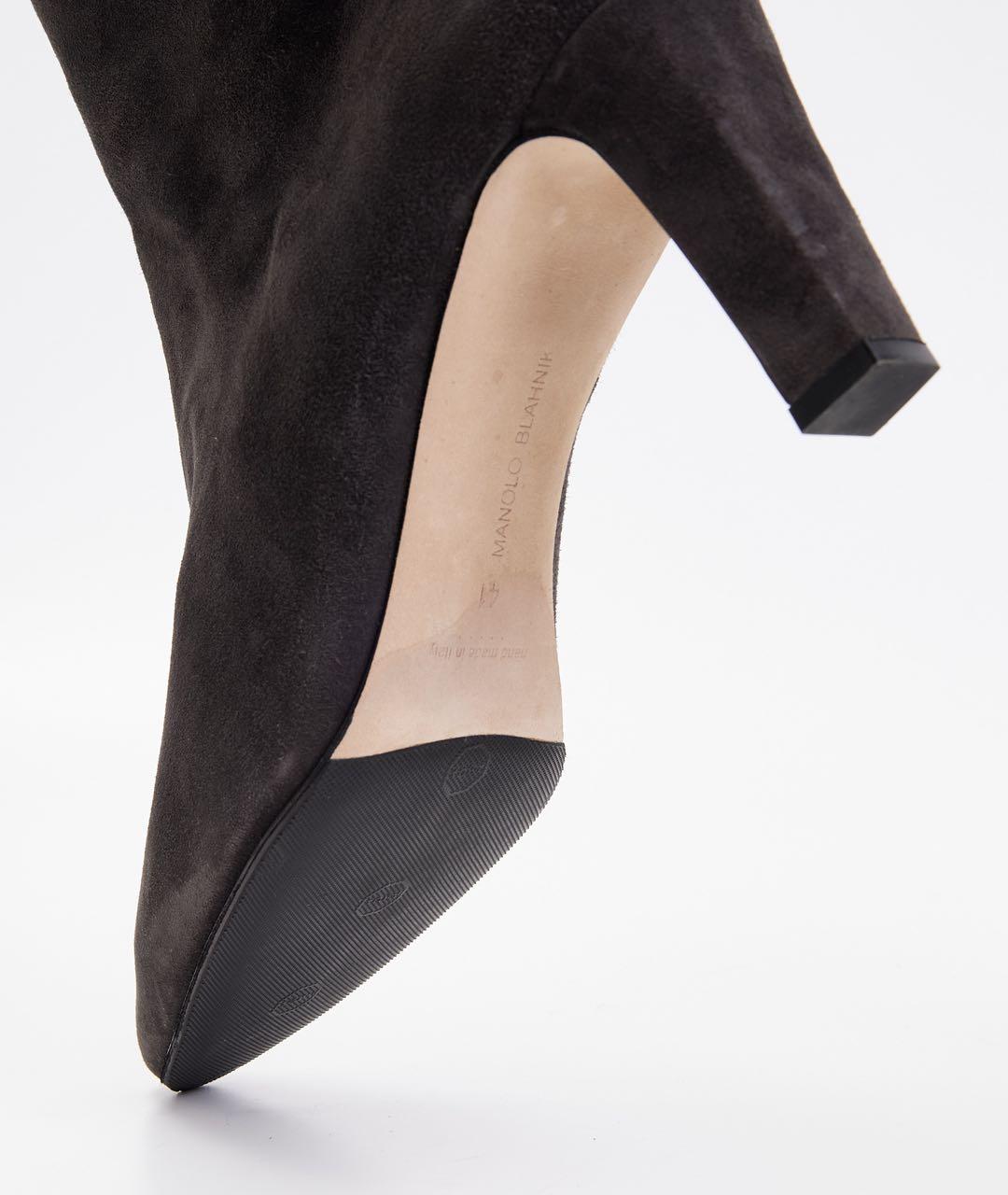 MANOLO BLAHNIK Серые замшевые ботильоны, фото 5