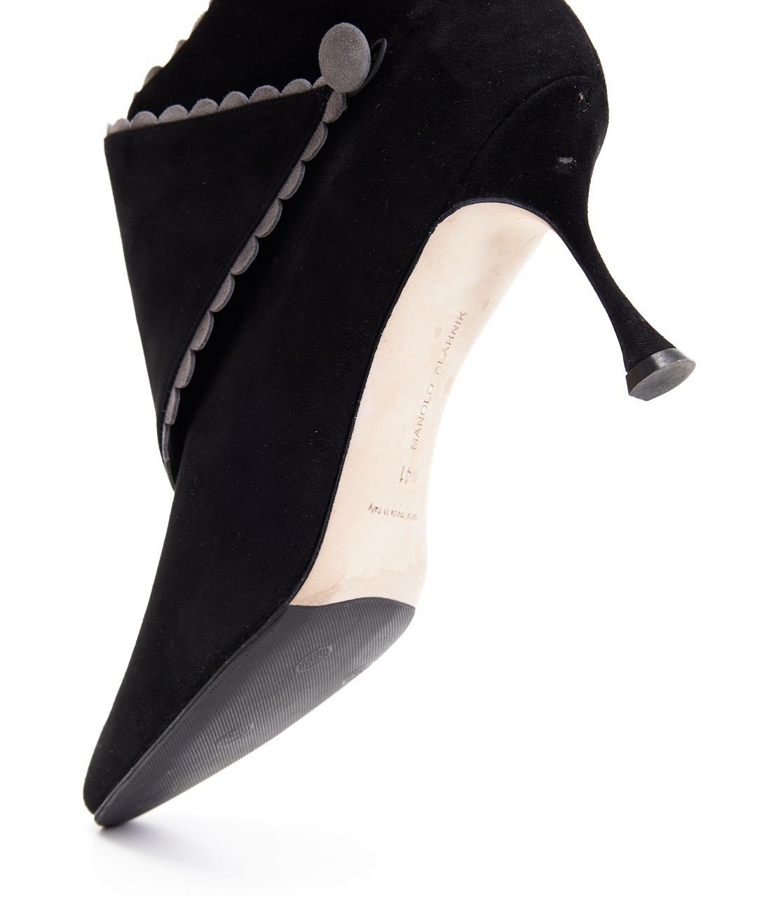 MANOLO BLAHNIK Черные замшевые ботильоны, фото 6