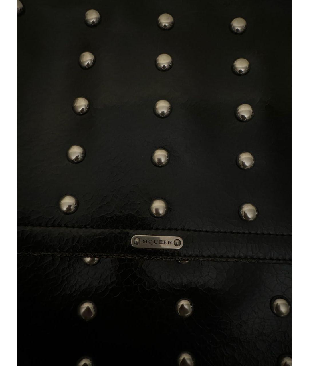 ALEXANDER MCQUEEN Черная сумка на плечо из лакированной кожи, фото 2