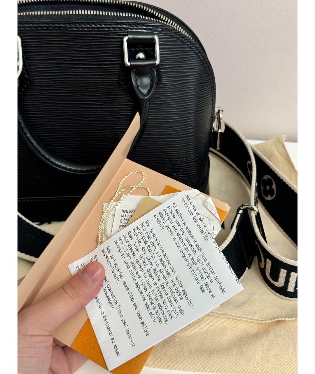 LOUIS VUITTON Черная кожаная сумка с короткими ручками, фото 6