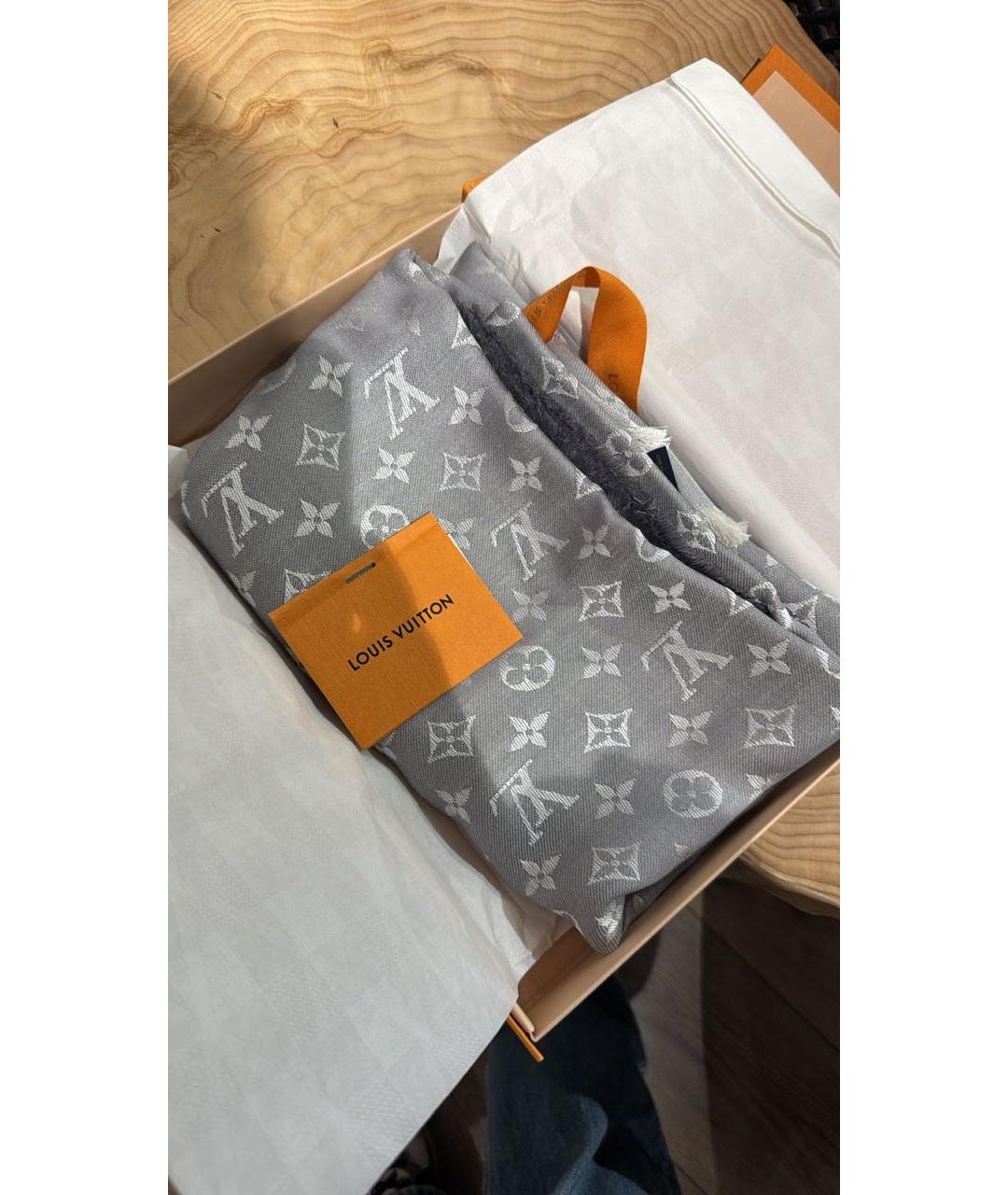 LOUIS VUITTON Серый шелковый платок, фото 5