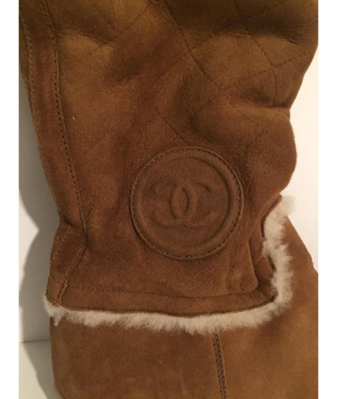 CHANEL Коричневые замшевые сапоги, фото 2
