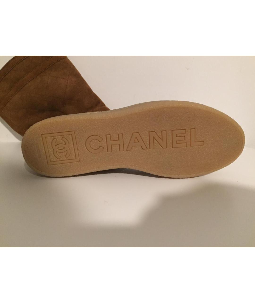 CHANEL Коричневые замшевые сапоги, фото 3