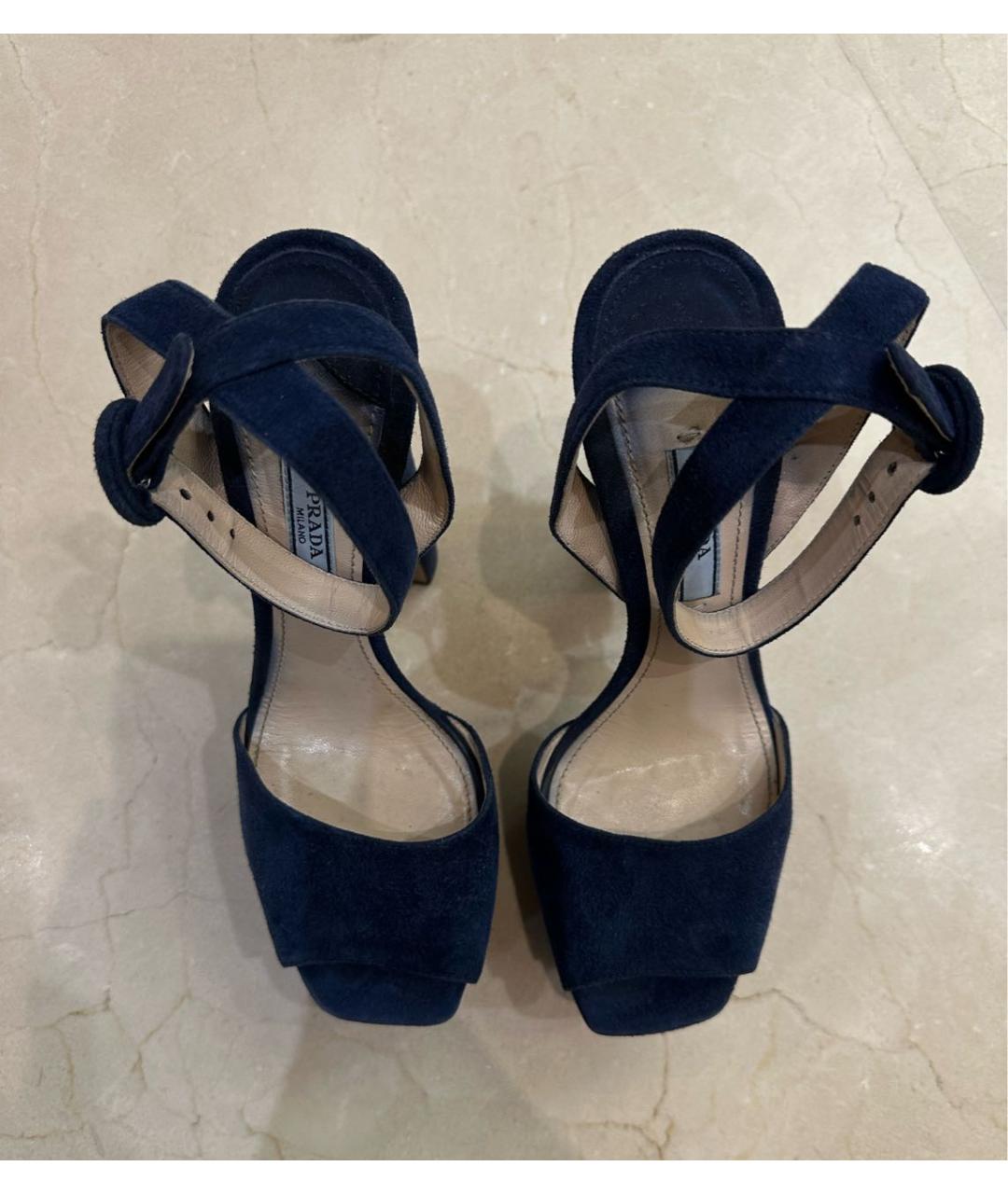 PRADA Синие замшевые босоножки, фото 2