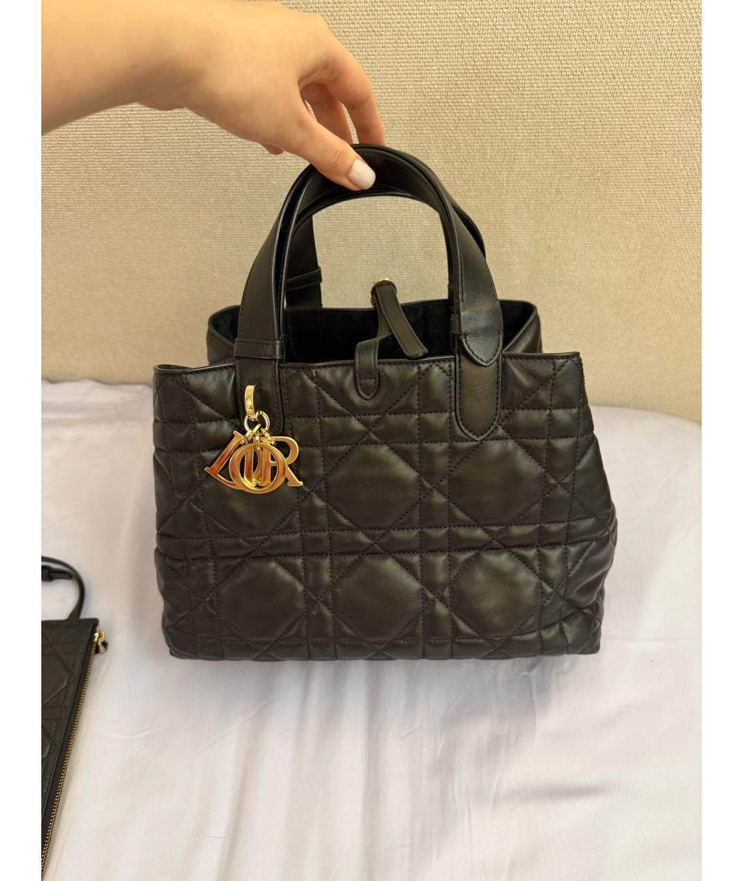 CHRISTIAN DIOR Черная кожаная сумка с короткими ручками, фото 3