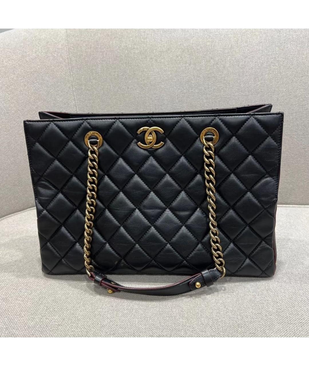 CHANEL Черная кожаная сумка тоут, фото 5