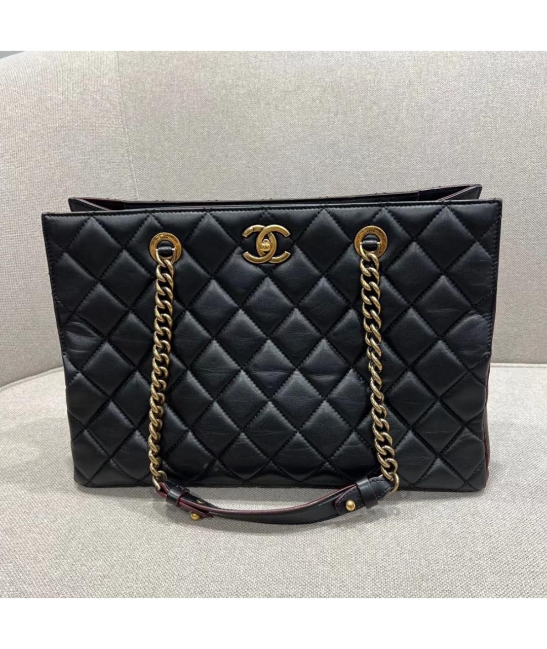 CHANEL Черная кожаная сумка тоут, фото 4