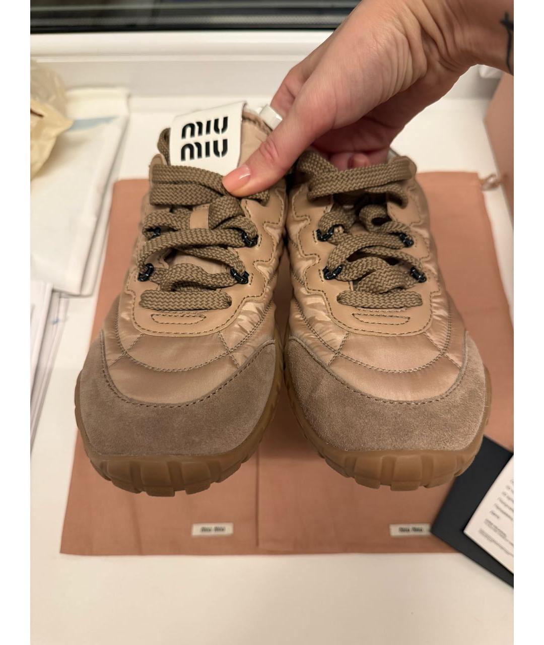 MIU MIU Бежевые текстильные кроссовки, фото 4