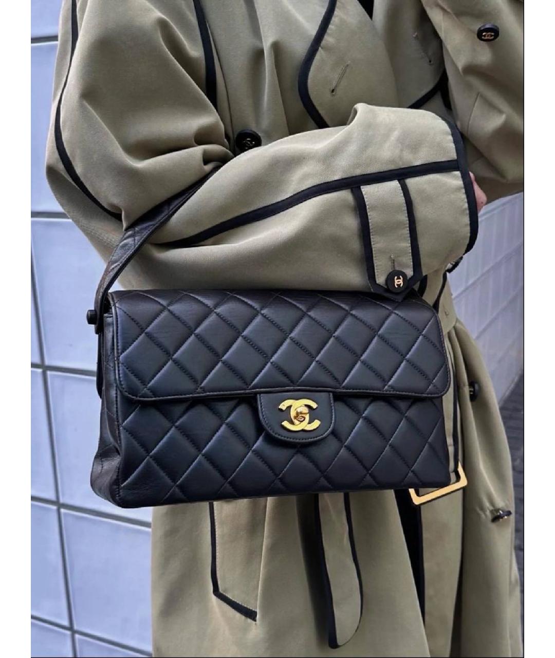 CHANEL Черная кожаная сумка с короткими ручками, фото 5