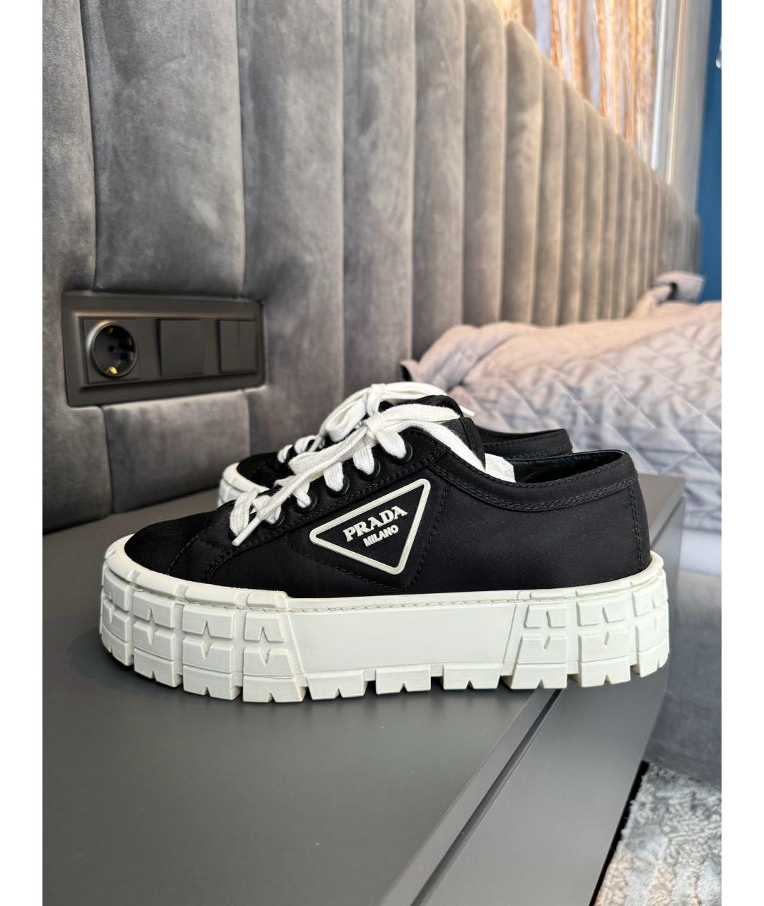 PRADA Черные текстильные кеды, фото 2