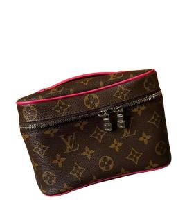 LOUIS VUITTON Косметичка