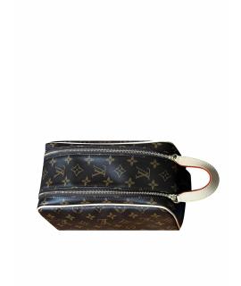 LOUIS VUITTON Косметичка