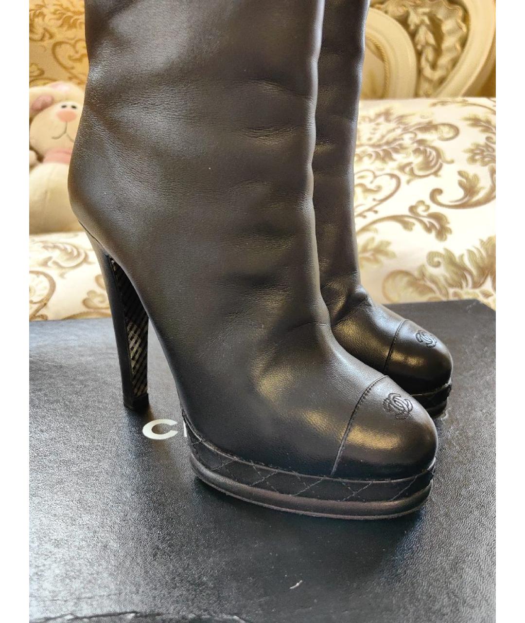 CHANEL Черные кожаные сапоги, фото 8
