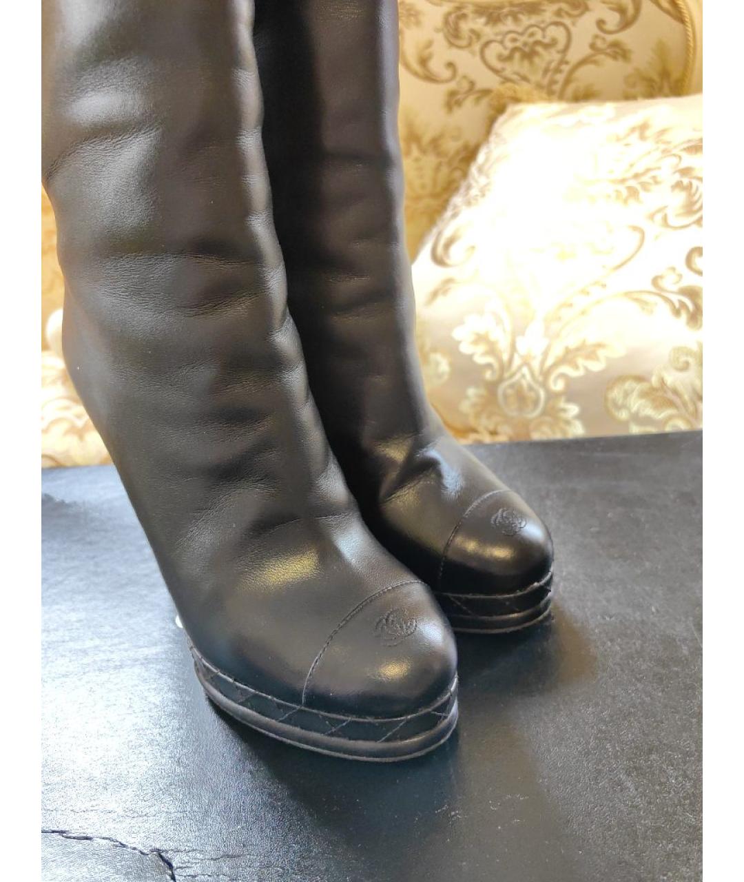 CHANEL Черные кожаные сапоги, фото 3