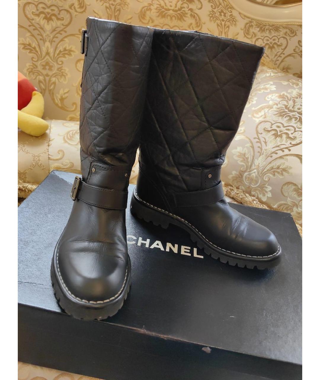 CHANEL Черные кожаные сапоги, фото 2