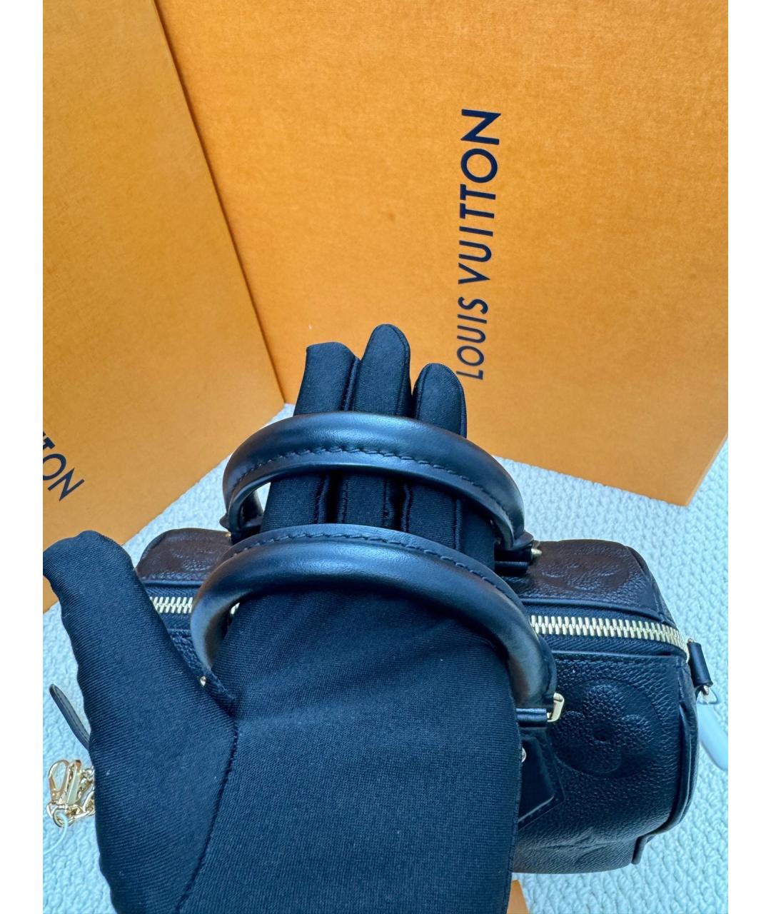 LOUIS VUITTON Черная кожаная сумка с короткими ручками, фото 2