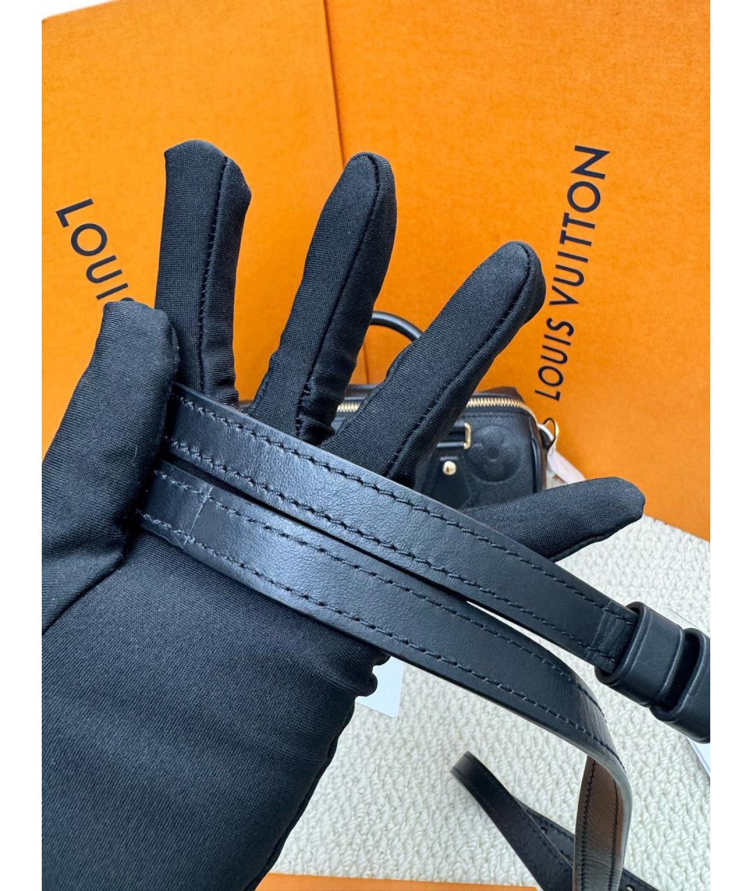 LOUIS VUITTON Черная кожаная сумка с короткими ручками, фото 9