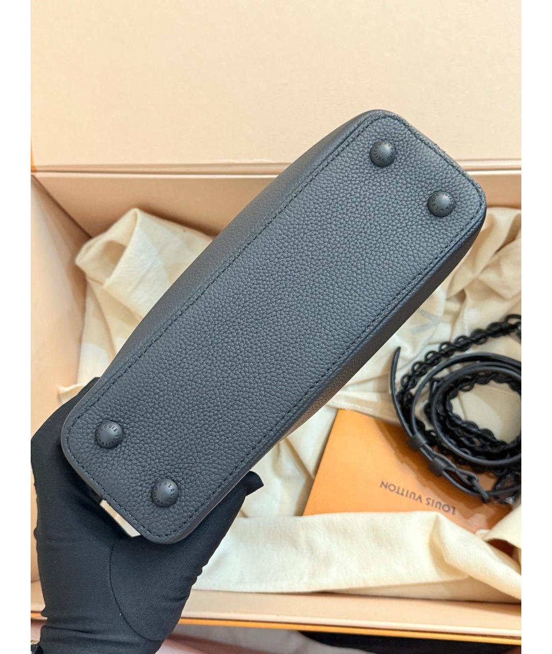 LOUIS VUITTON Черная кожаная сумка с короткими ручками, фото 3