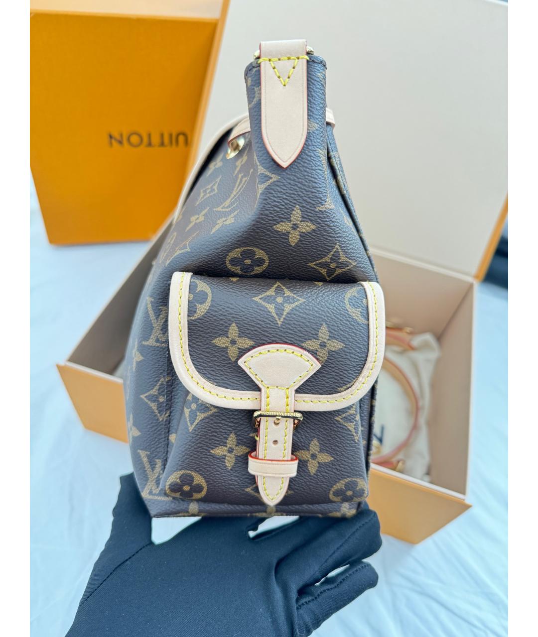 LOUIS VUITTON Коричневая сумка с короткими ручками из искусственной кожи, фото 4