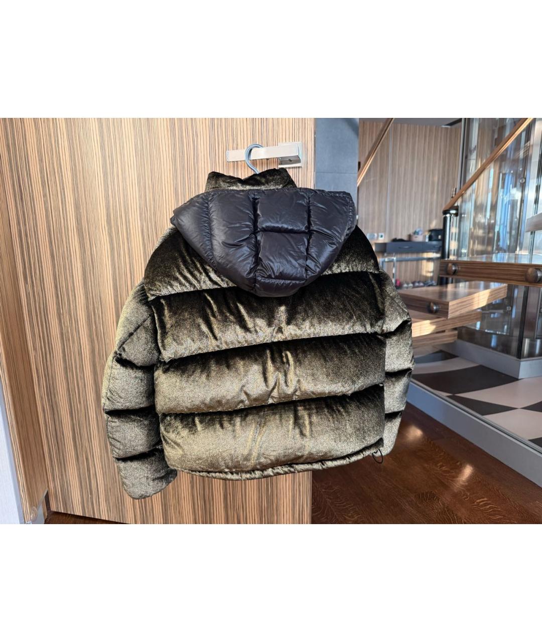 MONCLER Золотой полиэстеровый пуховик, фото 4