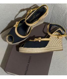 LOUIS VUITTON Босоножки